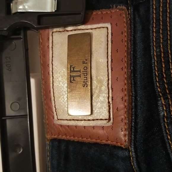 Studio F Jeans - Picture 6 of 12